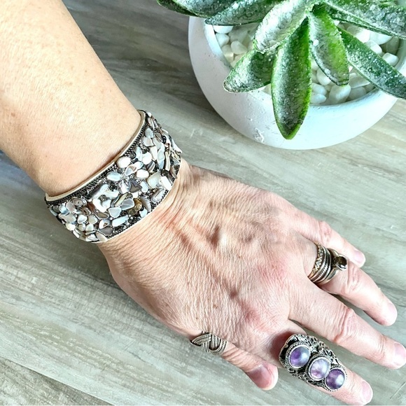 Beautiful stone boho magnetic bracelet w Gypsy zen hippy vibe - Picture 5 of 9